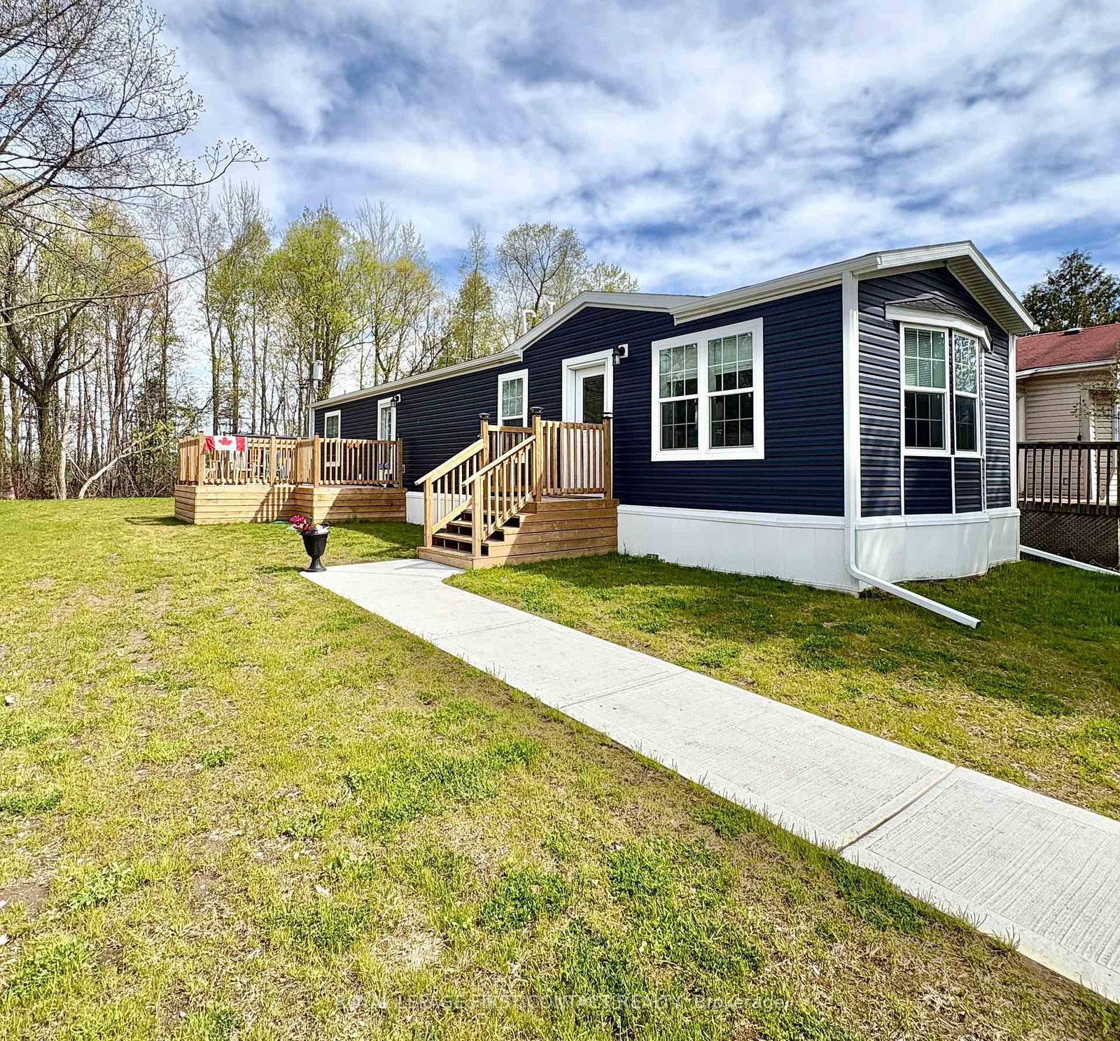 40-shamrock-crescent-essa-ontario-n13141010