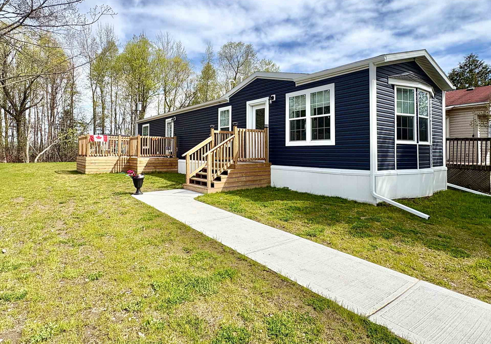 40-shamrock-crescent-essa-ontario-n13141010