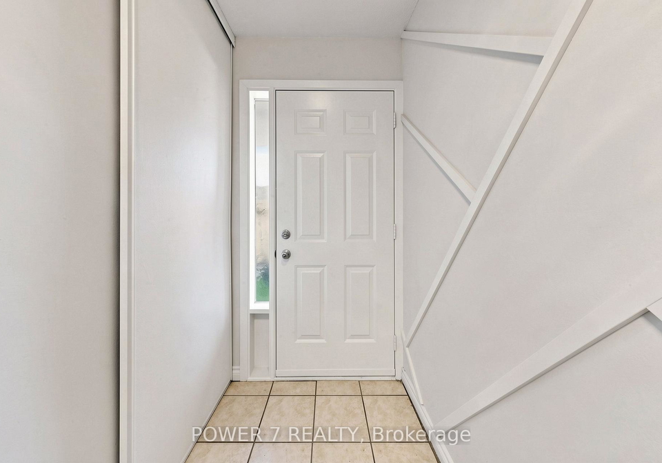 311-milestone-crescent-aurora-ontario-n13141098