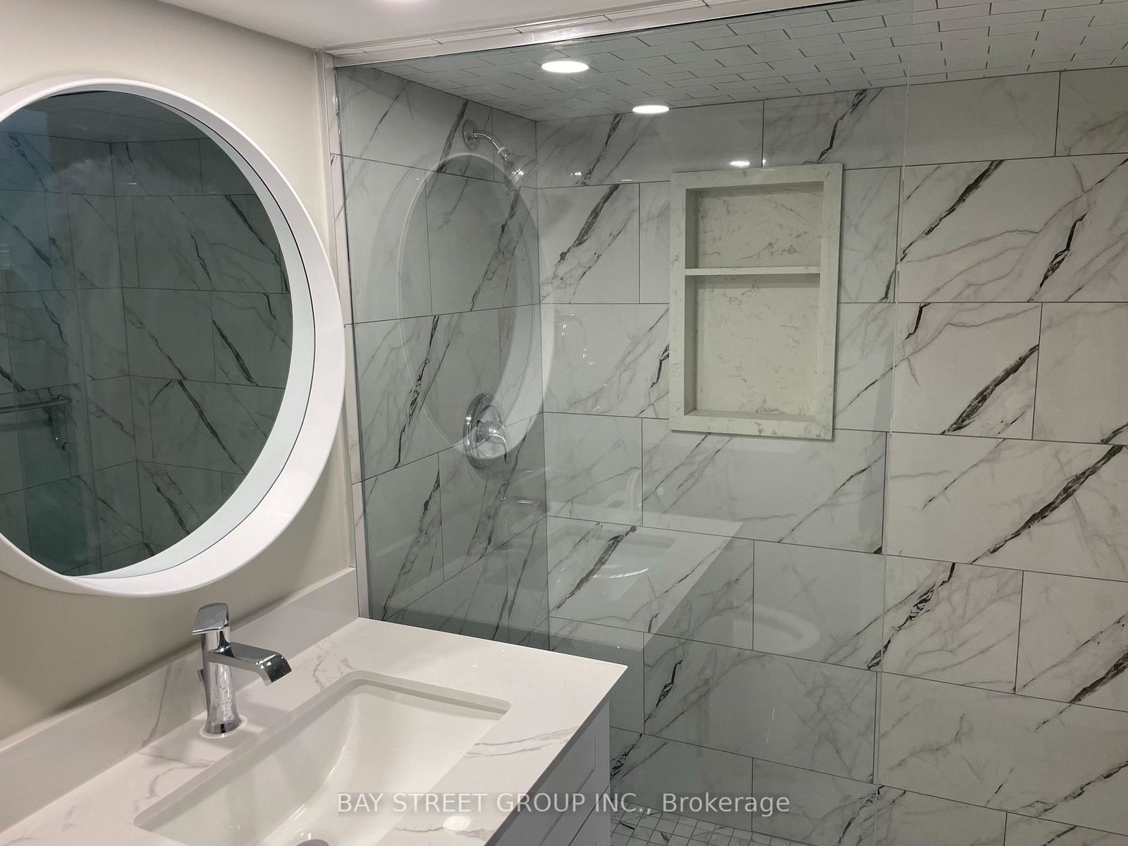 370-centre-street-e-richmond-hill-ontario-n13141334