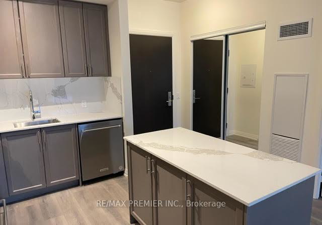 9000-jane-street-vaughan-ontario-n13143856