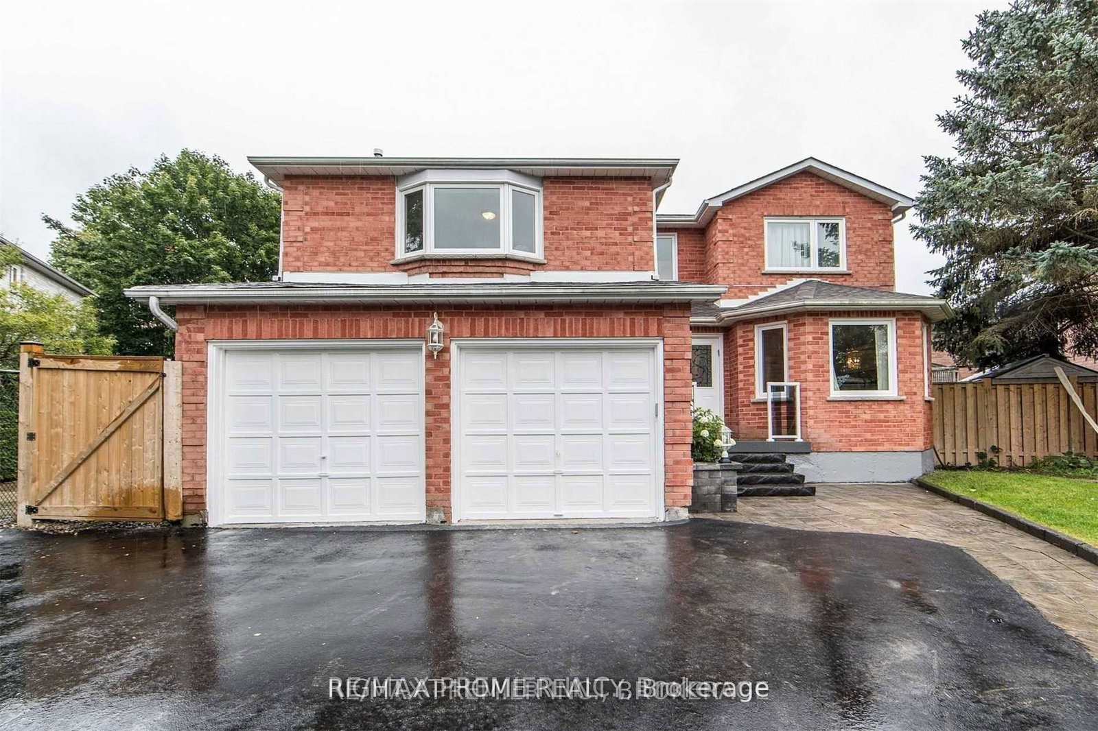 376-kelly-crescent-newmarket-ontario-n13144596