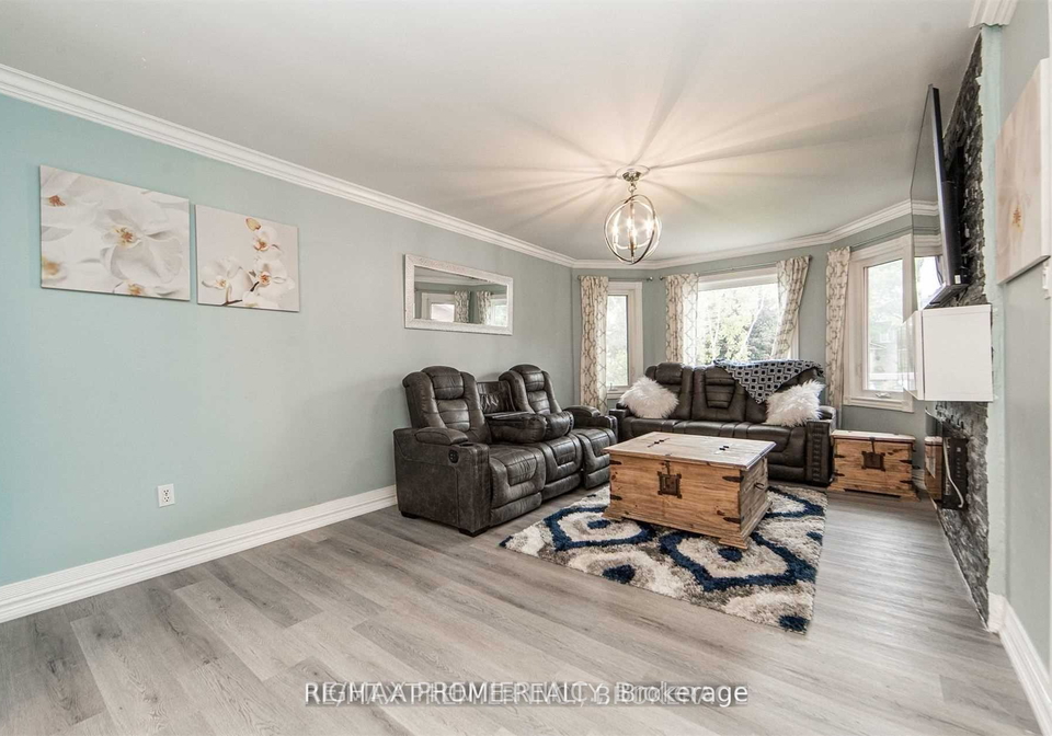 376-kelly-crescent-newmarket-ontario-n13144596