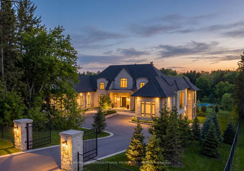 46-steeplechase-avenue-aurora-ontario-n13145356