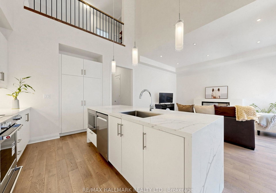 16-vern-robertson-gate-uxbridge-ontario-n13146548