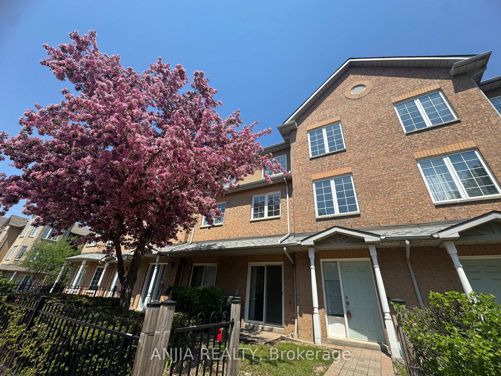 2-alpen-way-markham-ontario-n13146882