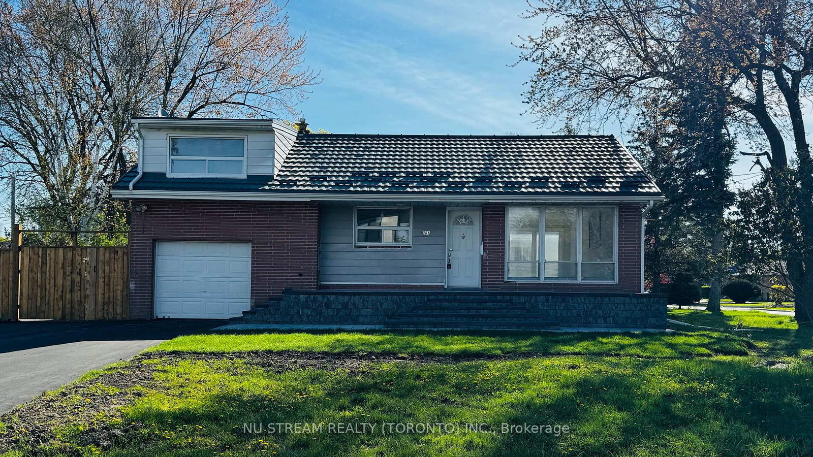 261-essex-avenue-richmond-hill-ontario-n13147622