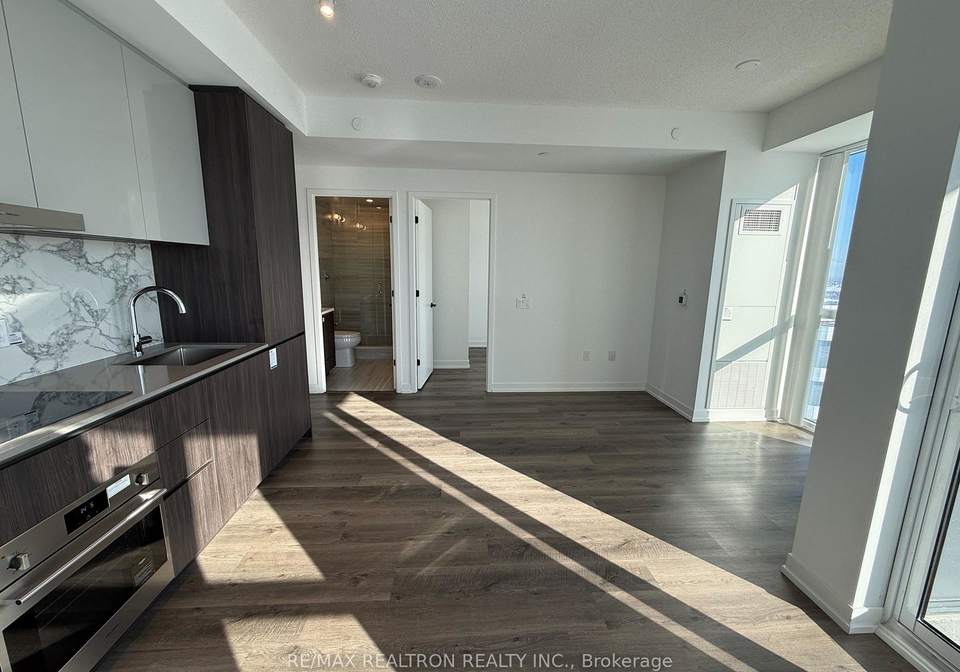 8-interchange-way-vaughan-ontario-n13149456