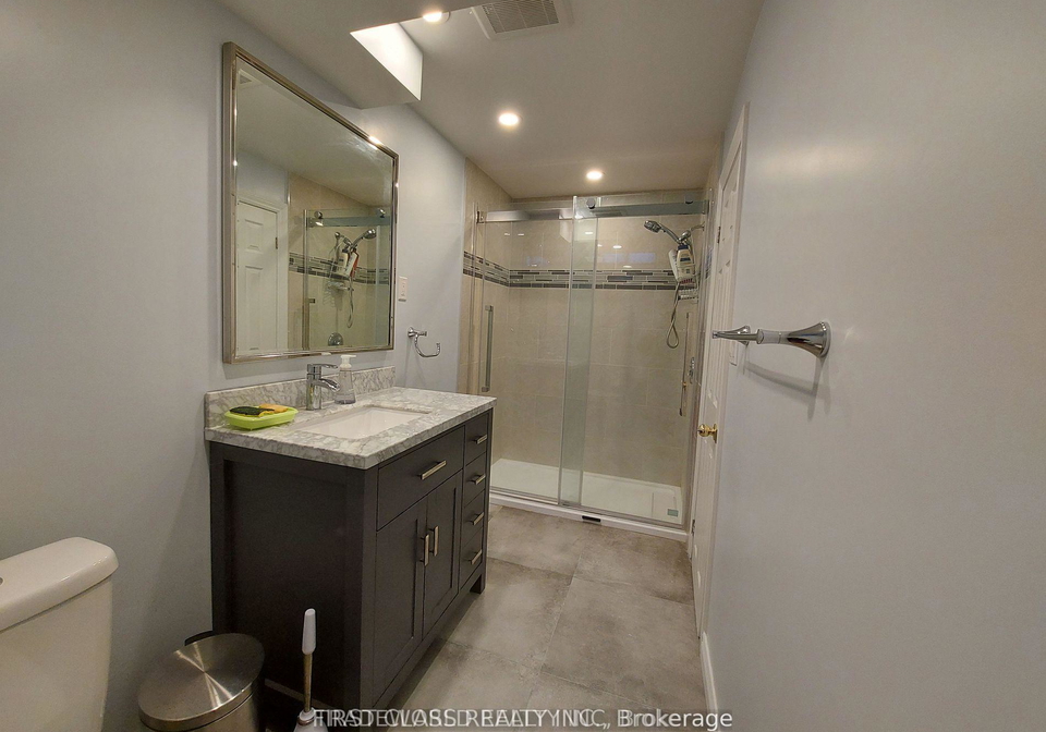 880-leslie-valley-drive-newmarket-ontario-n13153106