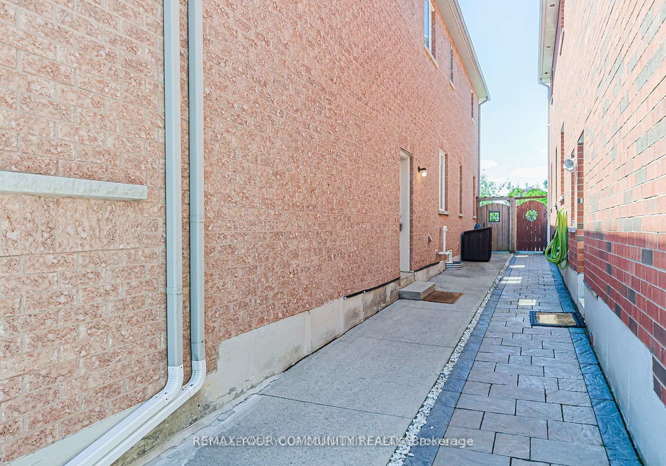 6-round-hill-court-s-markham-ontario-n13153938
