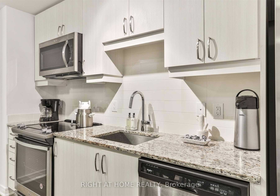 9199-yonge-street-richmond-hill-ontario-n13154098