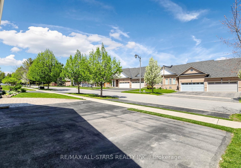 22-geo-izatt-drive-uxbridge-ontario-n13154196