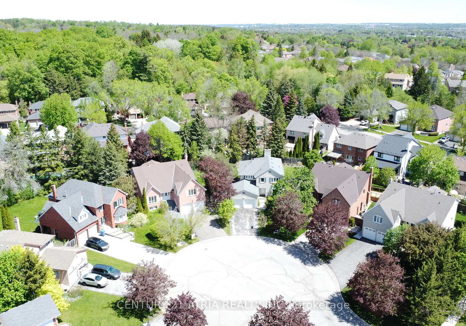 10-laurwood-court-aurora-ontario-n13155536
