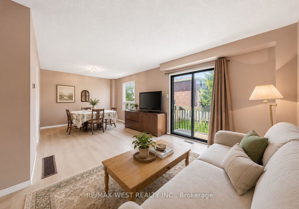 242-bernard-avenue-richmond-hill-ontario-n13158242