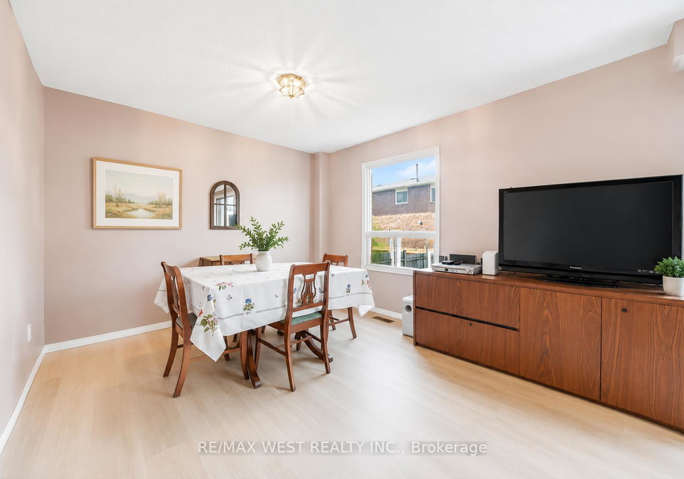 242-bernard-avenue-richmond-hill-ontario-n13158242