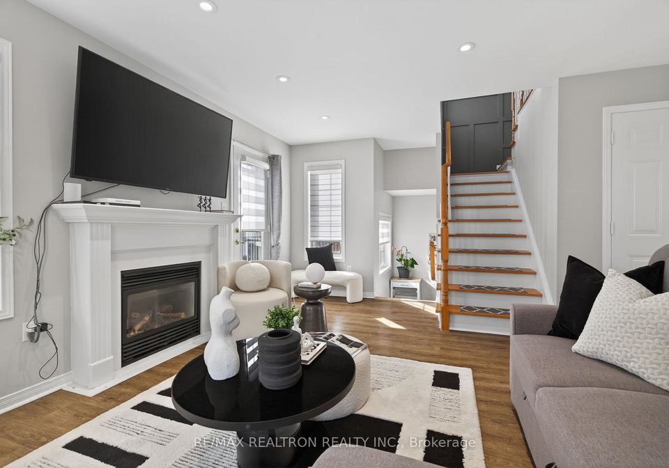 130-aspenwood-drive-newmarket-ontario-n13158754