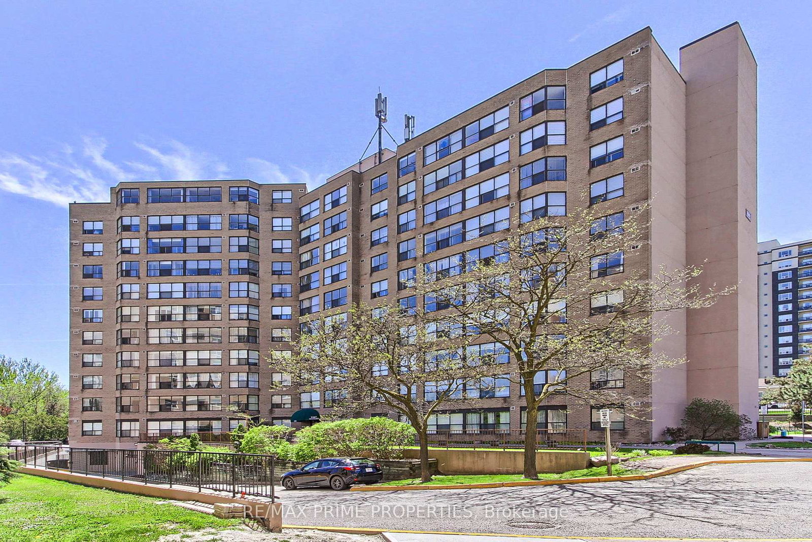 250-davis-drive-newmarket-ontario-n13160278