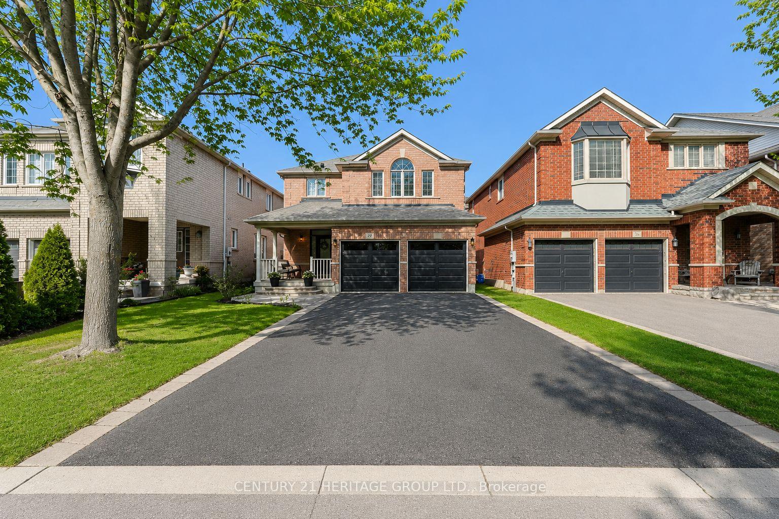 996-oaktree-crescent-newmarket-ontario-n13160404