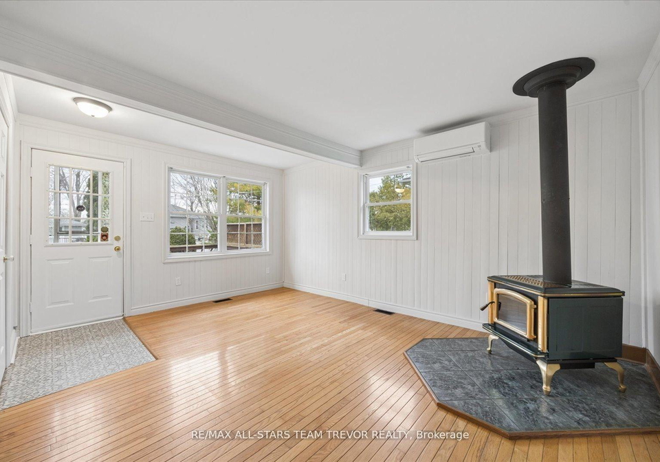 1007-barton-avenue-georgina-ontario-n13161182