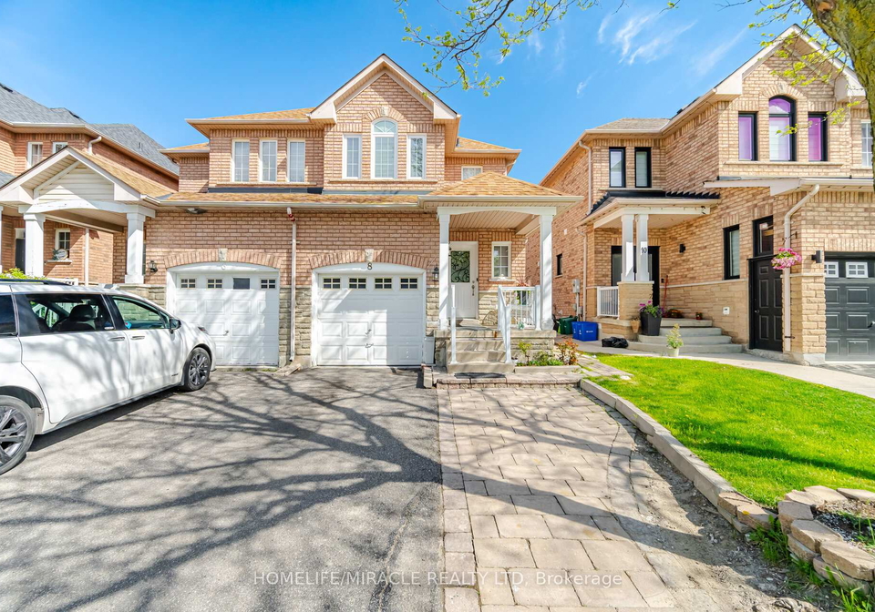 8-nasir-crescent-vaughan-ontario-n13164878