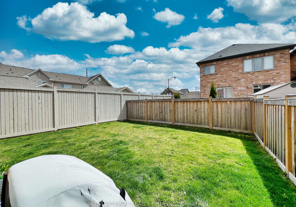 1-frederick-pearson-street-east-gwillimbury-ontario-n13165192