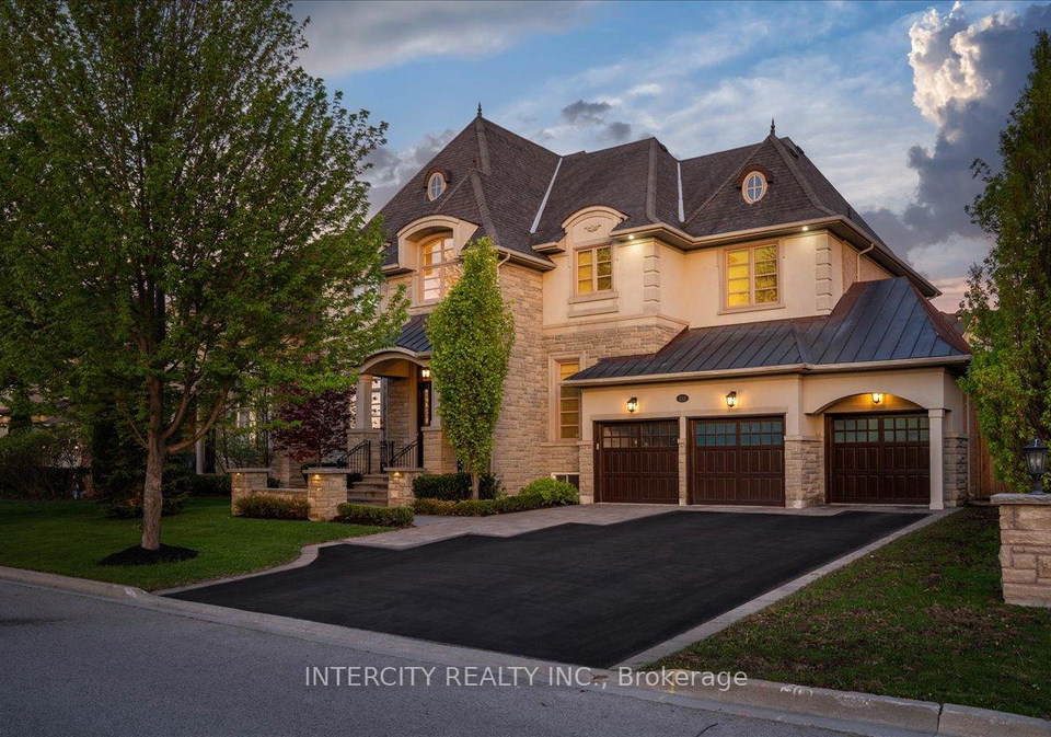 233-carisbrooke-circle-aurora-ontario-n13165310