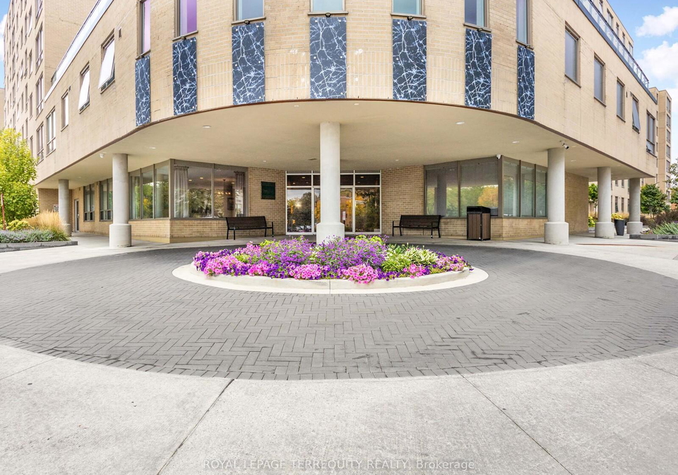 326-major-mackenzie-drive-e-richmond-hill-ontario-n13166682