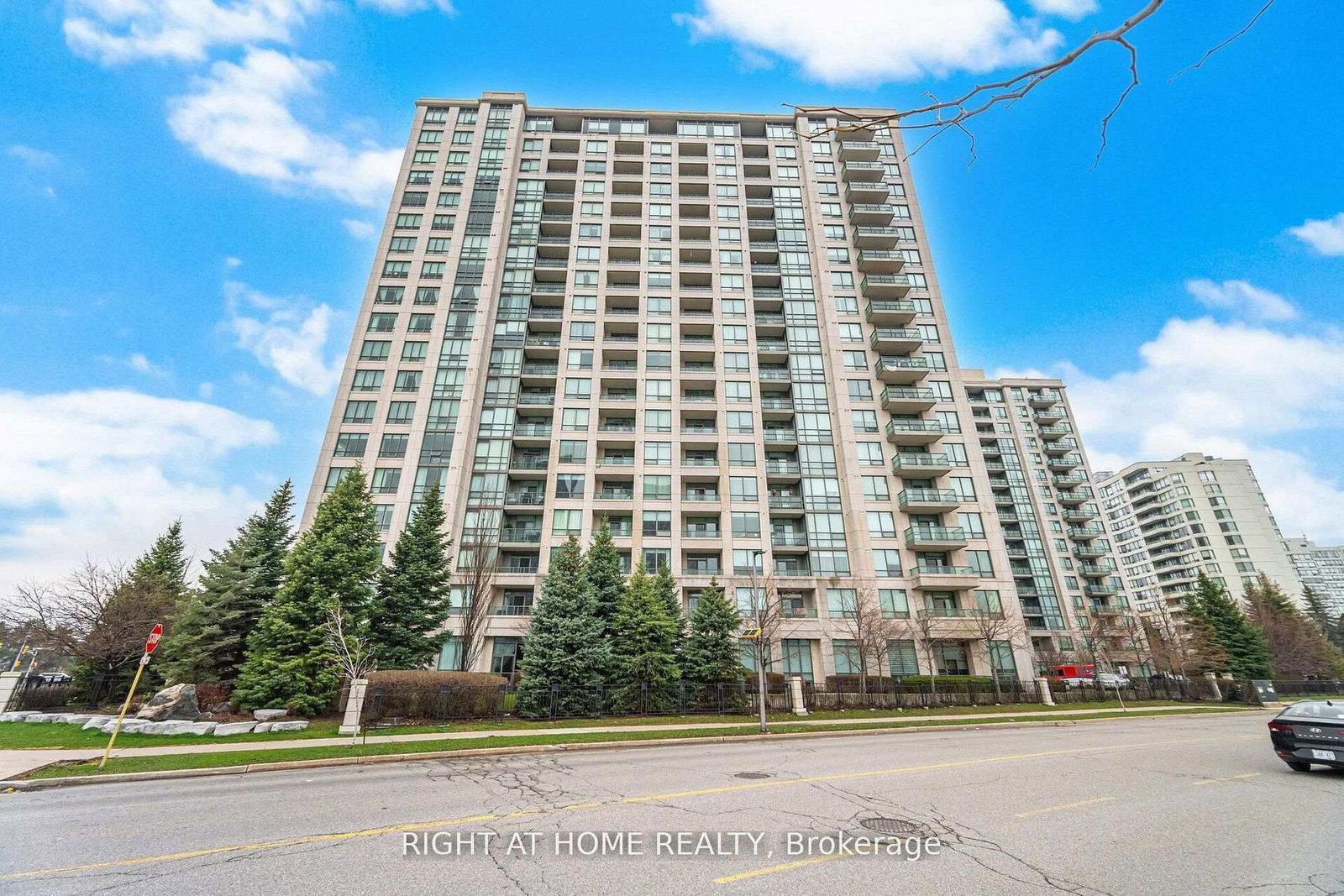 88-promenade-circle-vaughan-ontario-n13167058