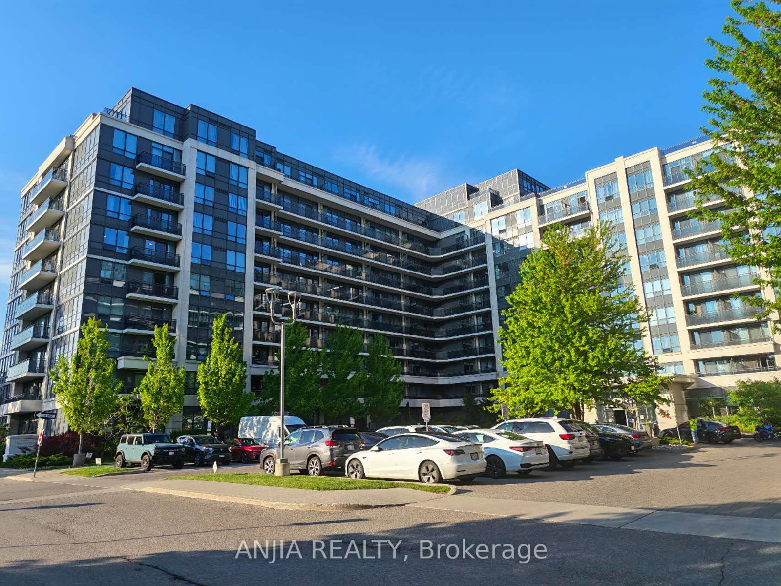 376-highway-7-road-e-richmond-hill-ontario-n13167238