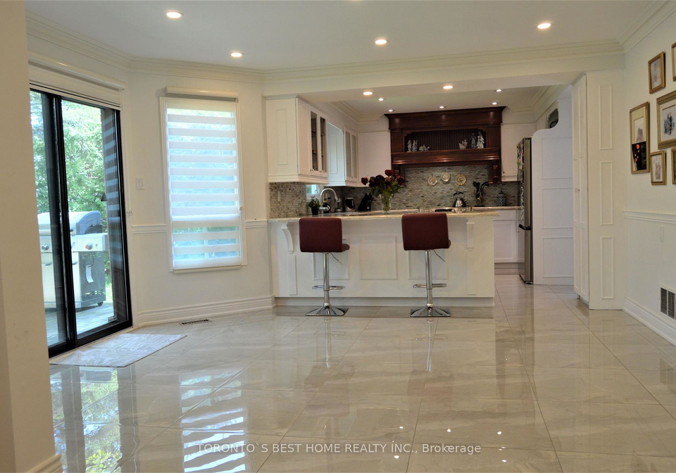 14-simmons-crescent-aurora-ontario-n13167602