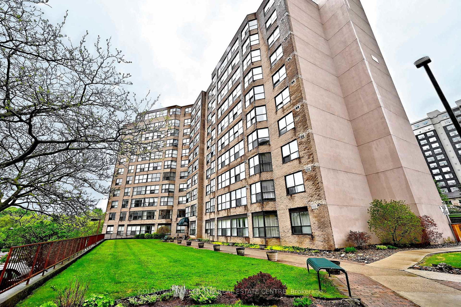 250-davis-drive-newmarket-ontario-n13168290