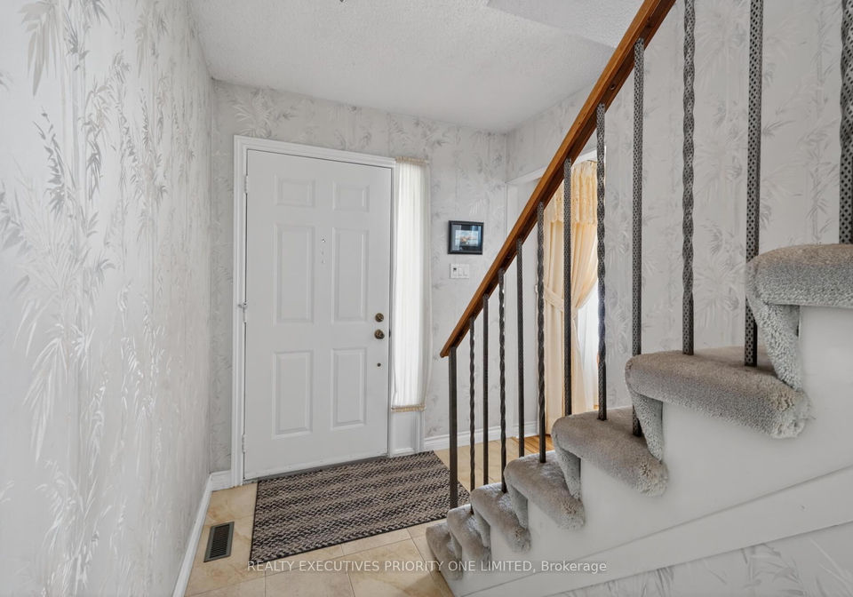 346-darlington-crescent-newmarket-ontario-n13168454
