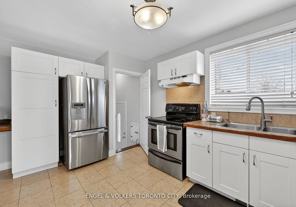 122-septonne-avenue-newmarket-ontario-n13168858