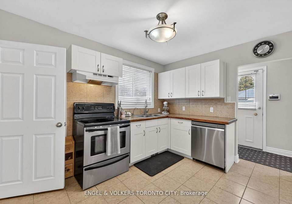 122-septonne-avenue-newmarket-ontario-n13168858