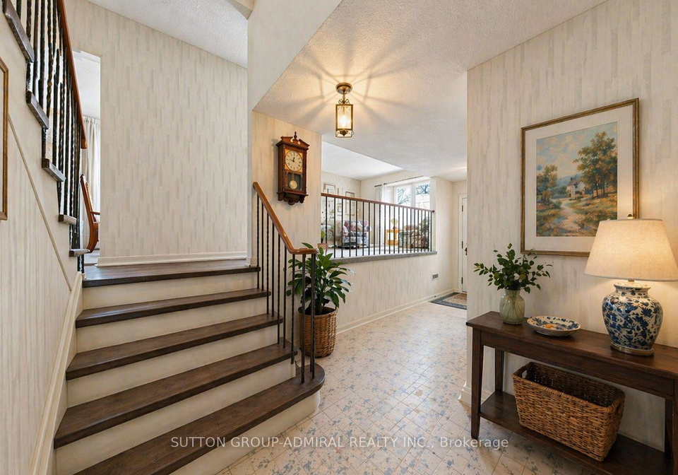 45-howlett-avenue-newmarket-ontario-n13169906