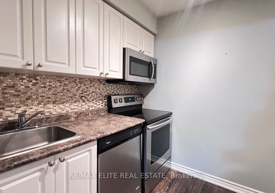 205-milestone-crescent-aurora-ontario-n13171332