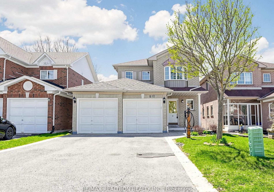 810-stonehaven-avenue-newmarket-ontario-n13171590