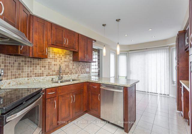 39-florentine-crescent-richmond-hill-ontario-n13172264