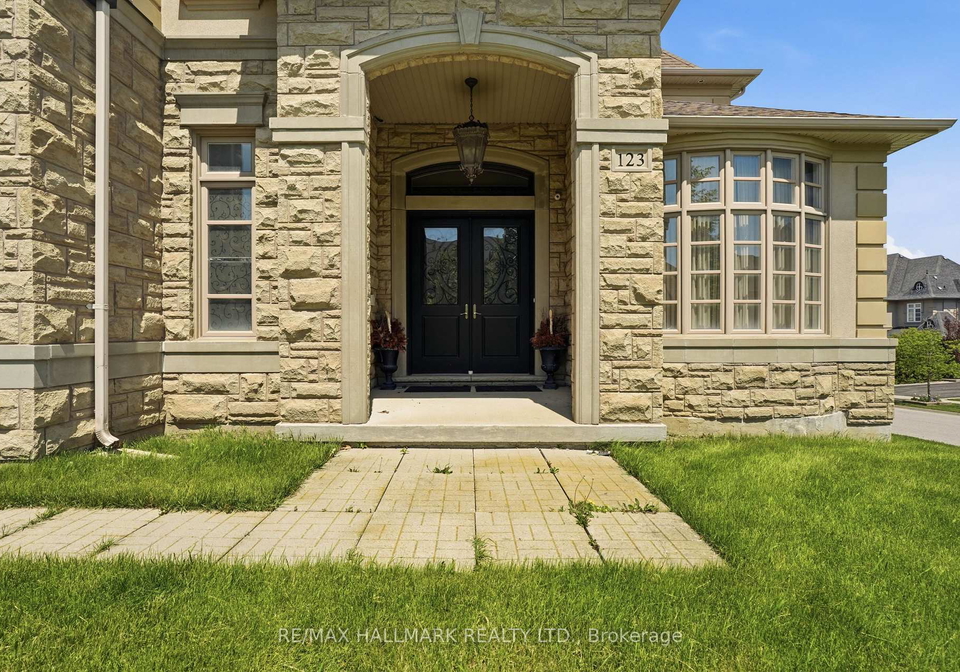 123-carisbrooke-circle-aurora-ontario-n13172328