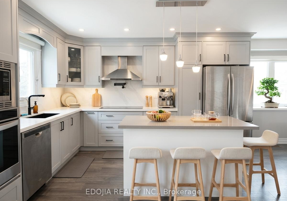 136-bristol-road-newmarket-ontario-n13172552