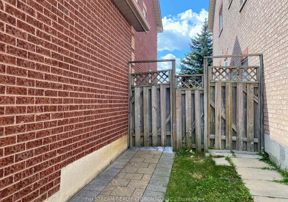 82-fresno-court-markham-ontario-n13173008