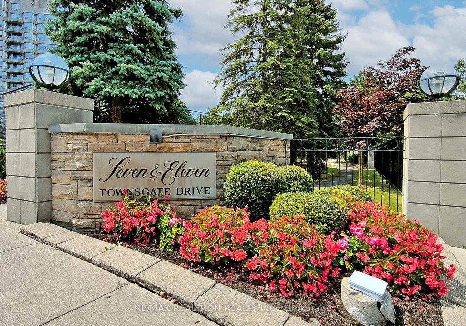 7-townsgate-drive-vaughan-ontario-n13173182