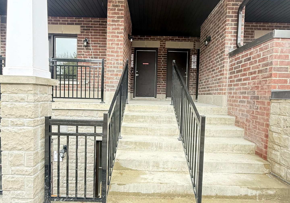 11115100-yonge-street-aurora-ontario-n13174078
