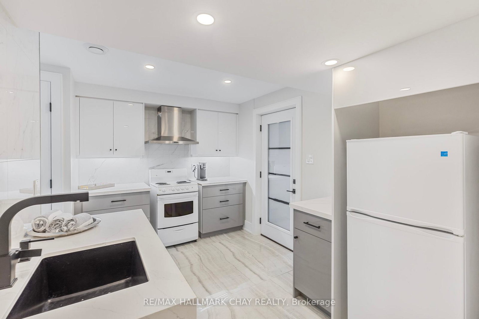 12-tower-court-bradford-west-gwillimbury-ontario-n13174556