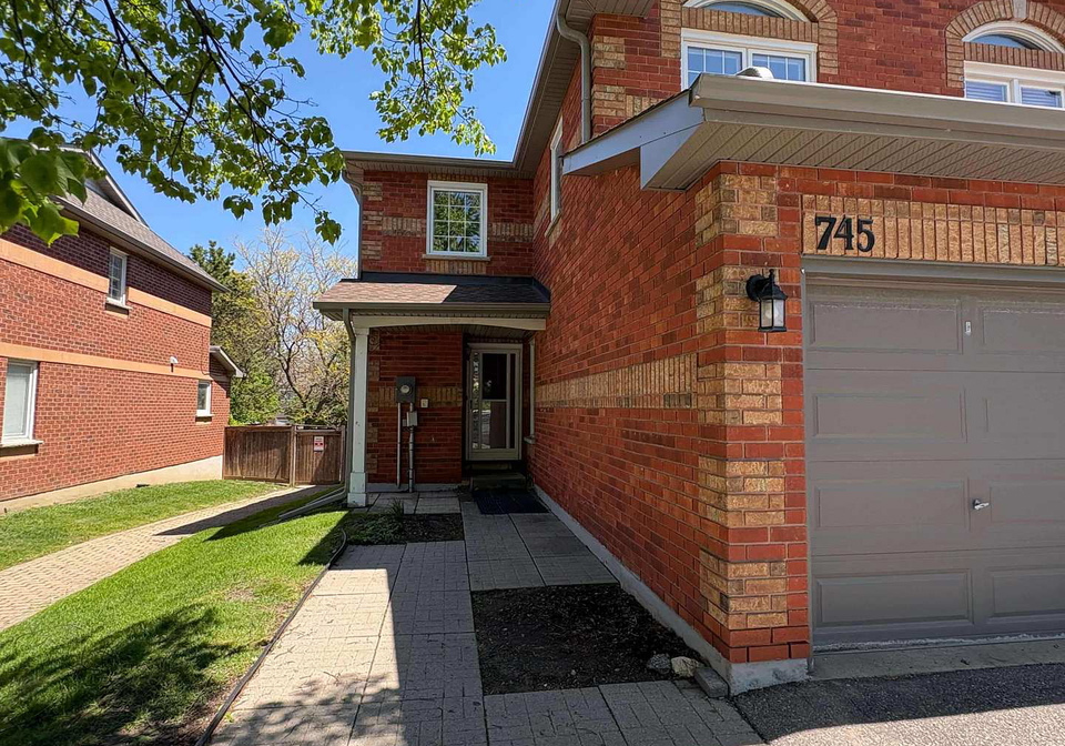 745-caradonna-crescent-newmarket-ontario-n13175778