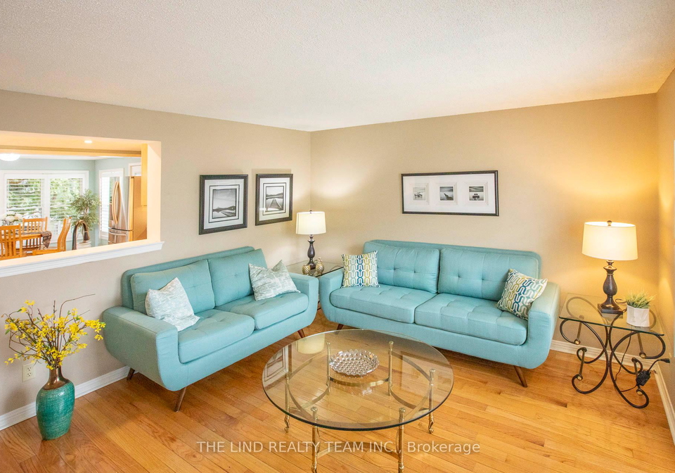 272-jeff-smith-court-newmarket-ontario-n13176812
