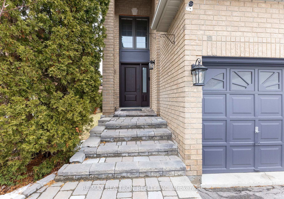 42-linda-margaret-crescent-richmond-hill-ontario-n13176936