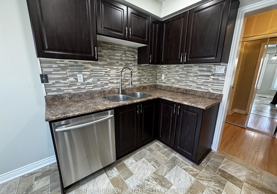 72-wyatt-lane-s-aurora-ontario-n13177006