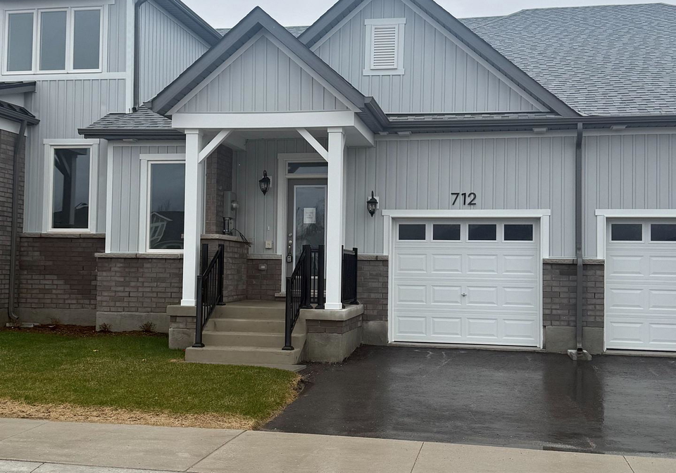 712-keast-place-innisfil-ontario-n13177038