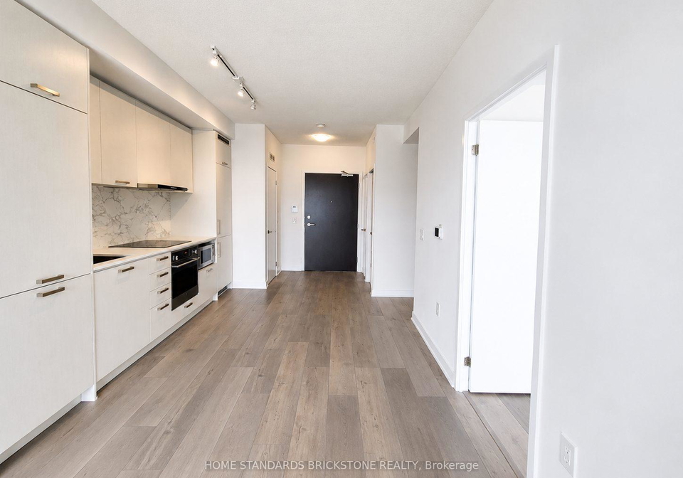 38-honeycrisp-crescent-vaughan-ontario-n13182834